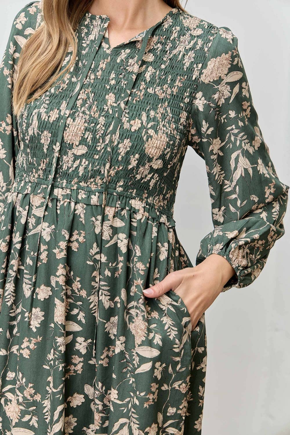 (PLUS) FLORAL PRINT SMOCKED MAXI DRESS