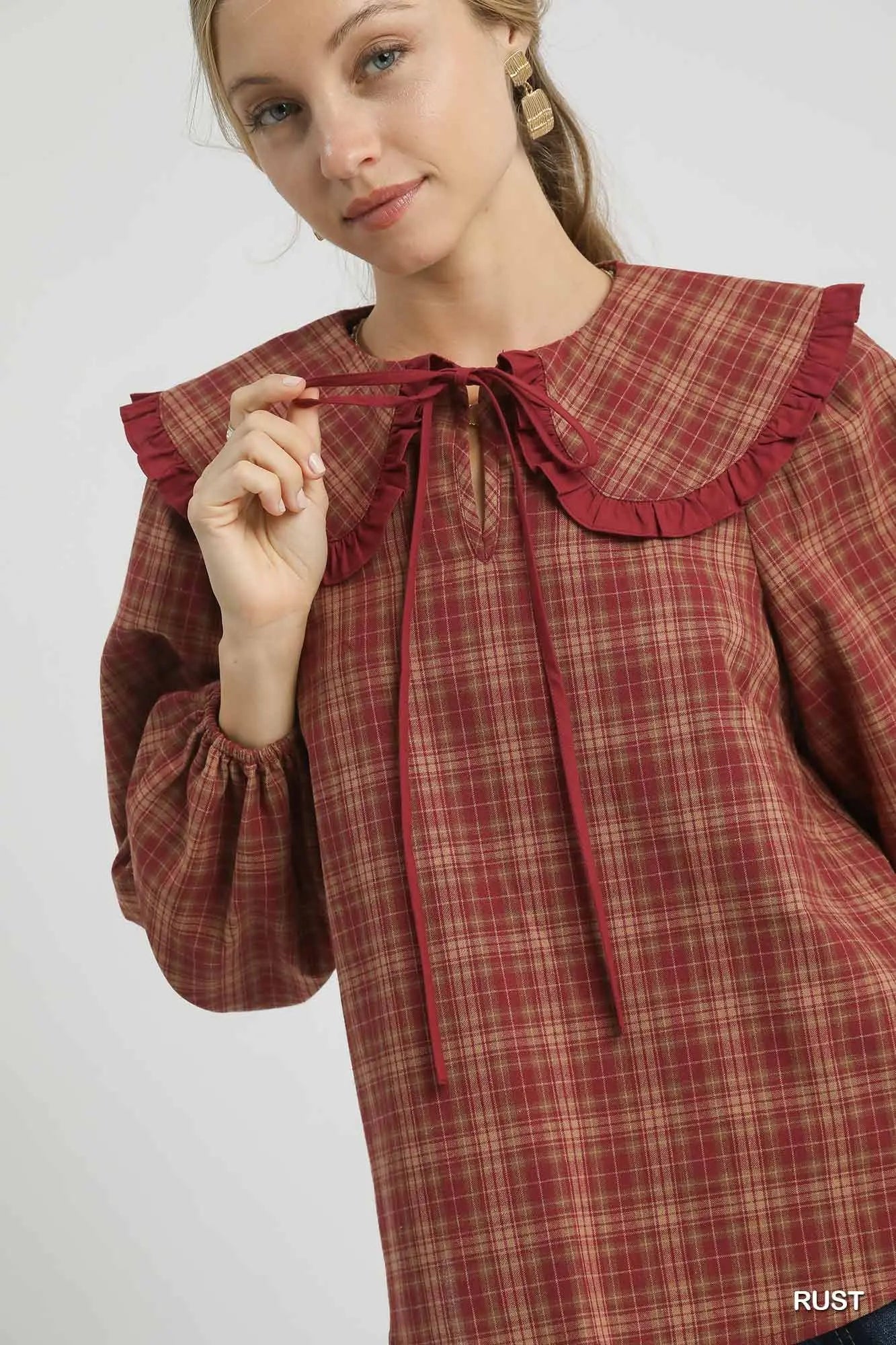 Peter Pan Ruffle Collar Blouse