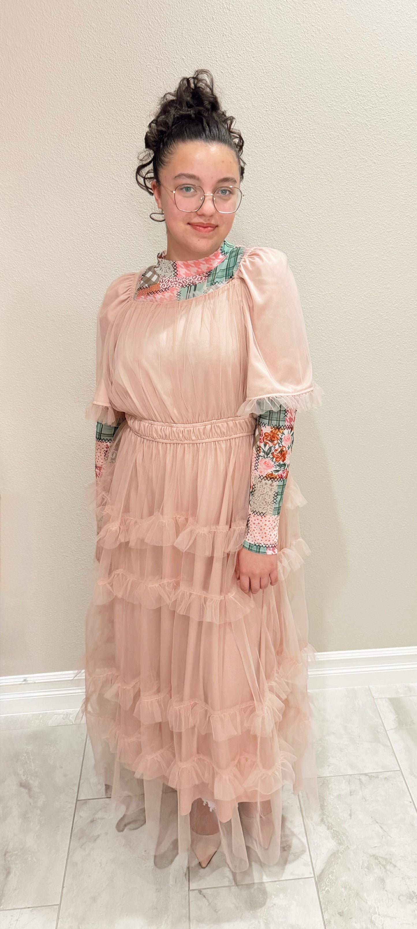 SHORT SLEEVE TULLE TIER MIDI DRESS> PINK