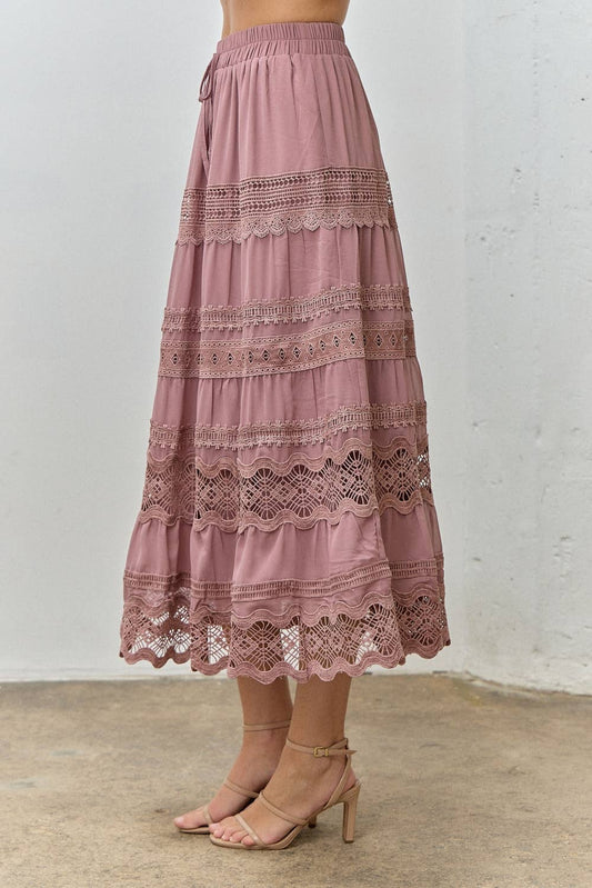 (PLUS) Bohemian Lace Trim Tiered Midi Skirt