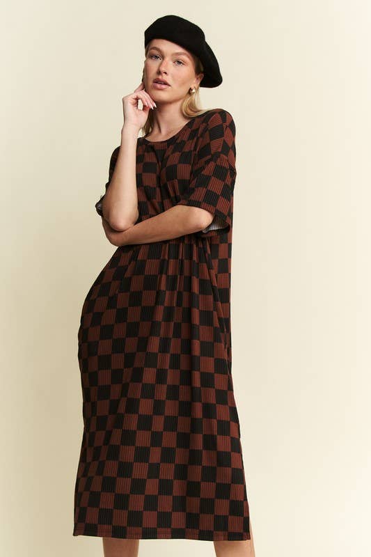 PLUS SIZE 1/2 SLEEVE RIBBED CHECKERBOARD MIDI DRESS