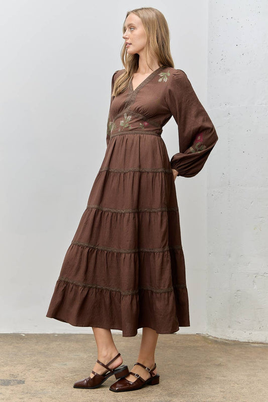 (PLUS) EMBROIDERED LACE TRIM LONG SLEEVE MIDI DRESS