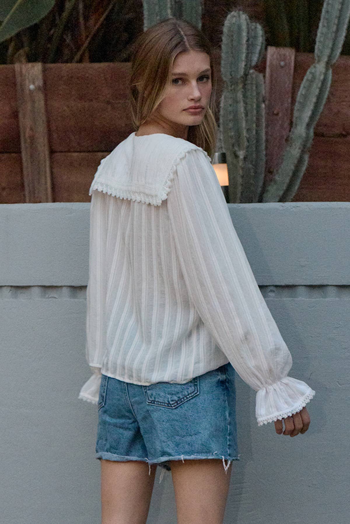 Scallop Lace Collar Button Blouse - RT1227