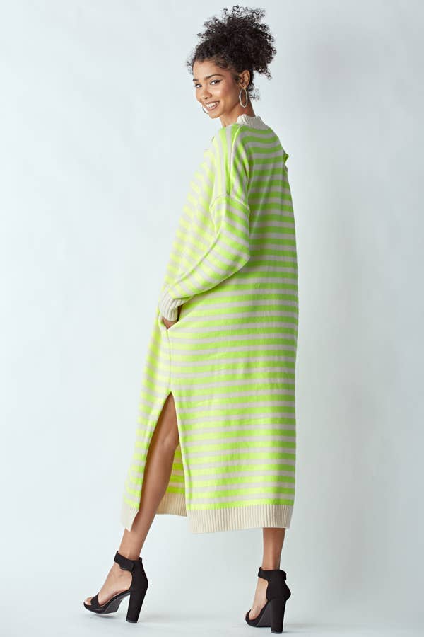 OVERFITTING CHUNKY KNIT DRESS WITH POCKETS