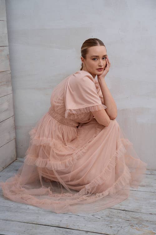 SHORT SLEEVE TULLE TIER MIDI DRESS