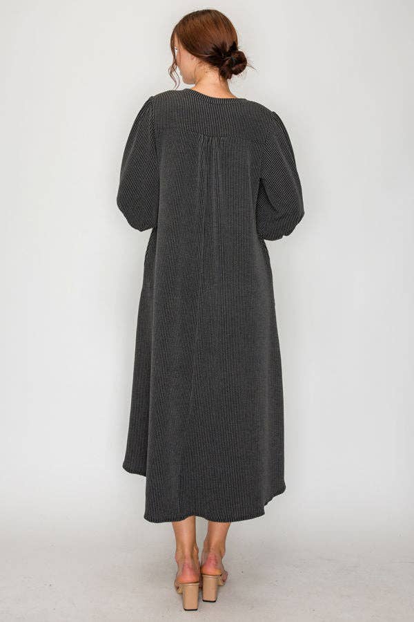 PLUS SIZE CHIC MIDI DRESS WITH BALLOON SLEEVES