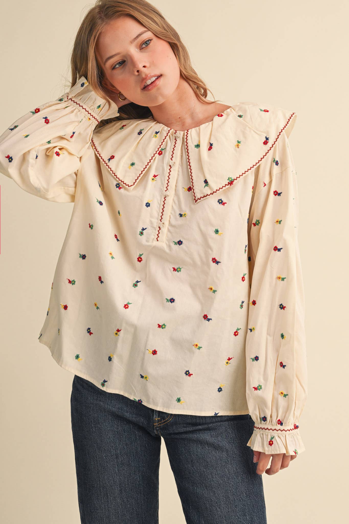 EMBROIDERED FLORAL OVERSIZED COLLAR BUTTON DOWN TOP MTP5153