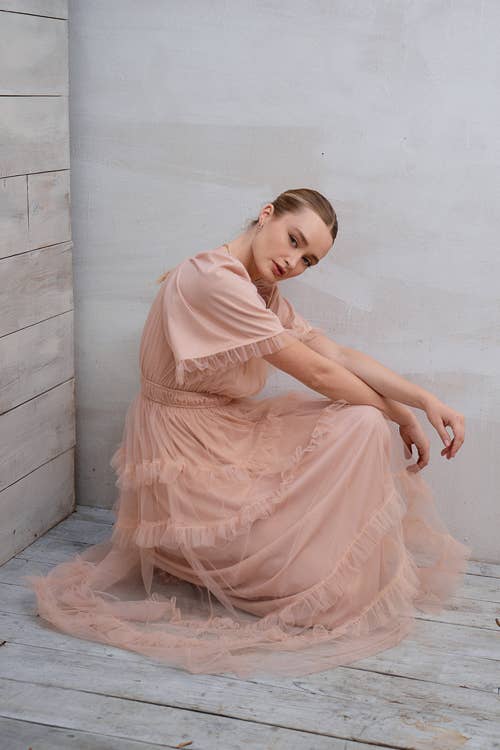 SHORT SLEEVE TULLE TIER MIDI DRESS
