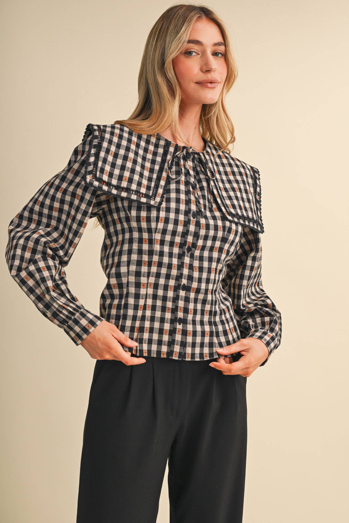 GINGHAM PILGRIM COLLAR BUTTON UP TOP MTP5151