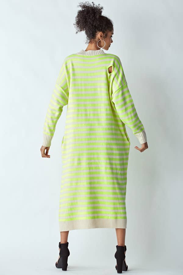 OVERFITTING CHUNKY KNIT DRESS WITH POCKETS