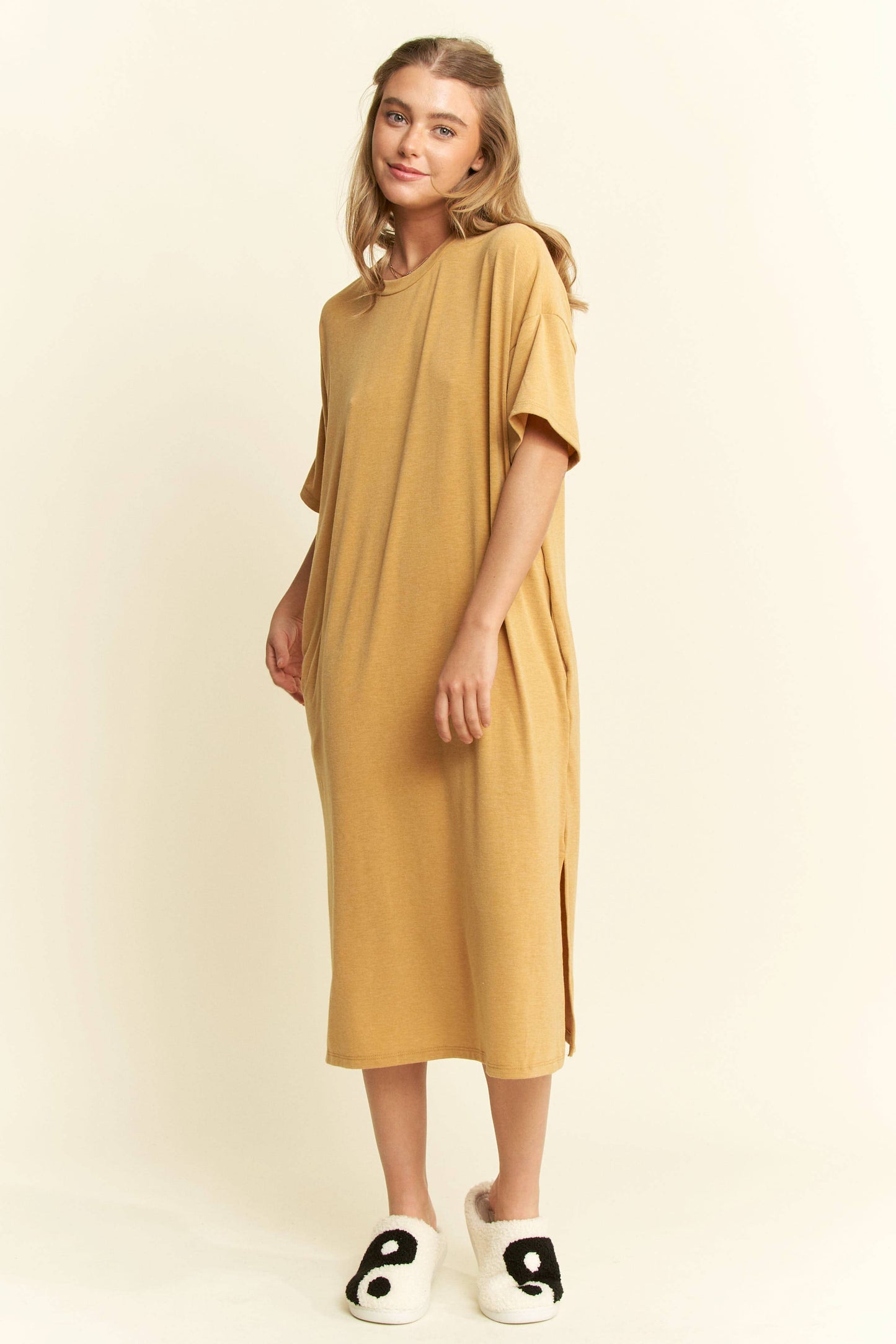 PLUS SIZE SOLID SIDE SLIT MIDI DRESS