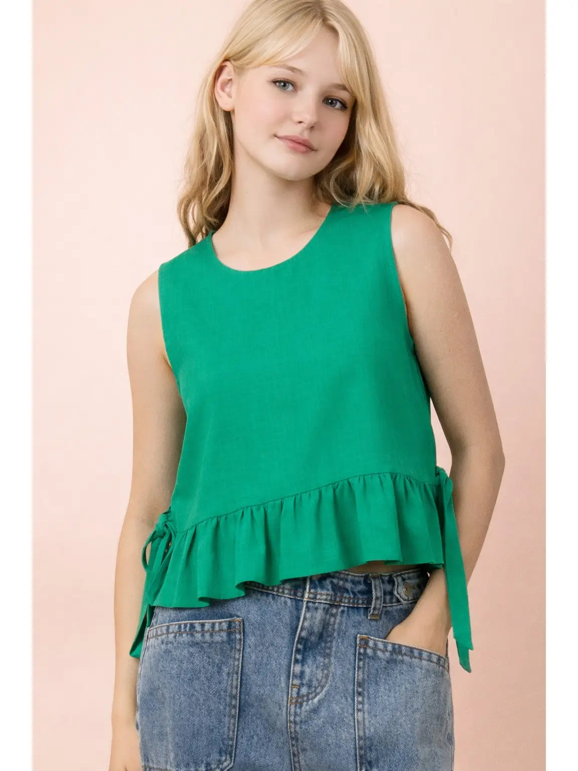 SLEEVELESS RUFFLES