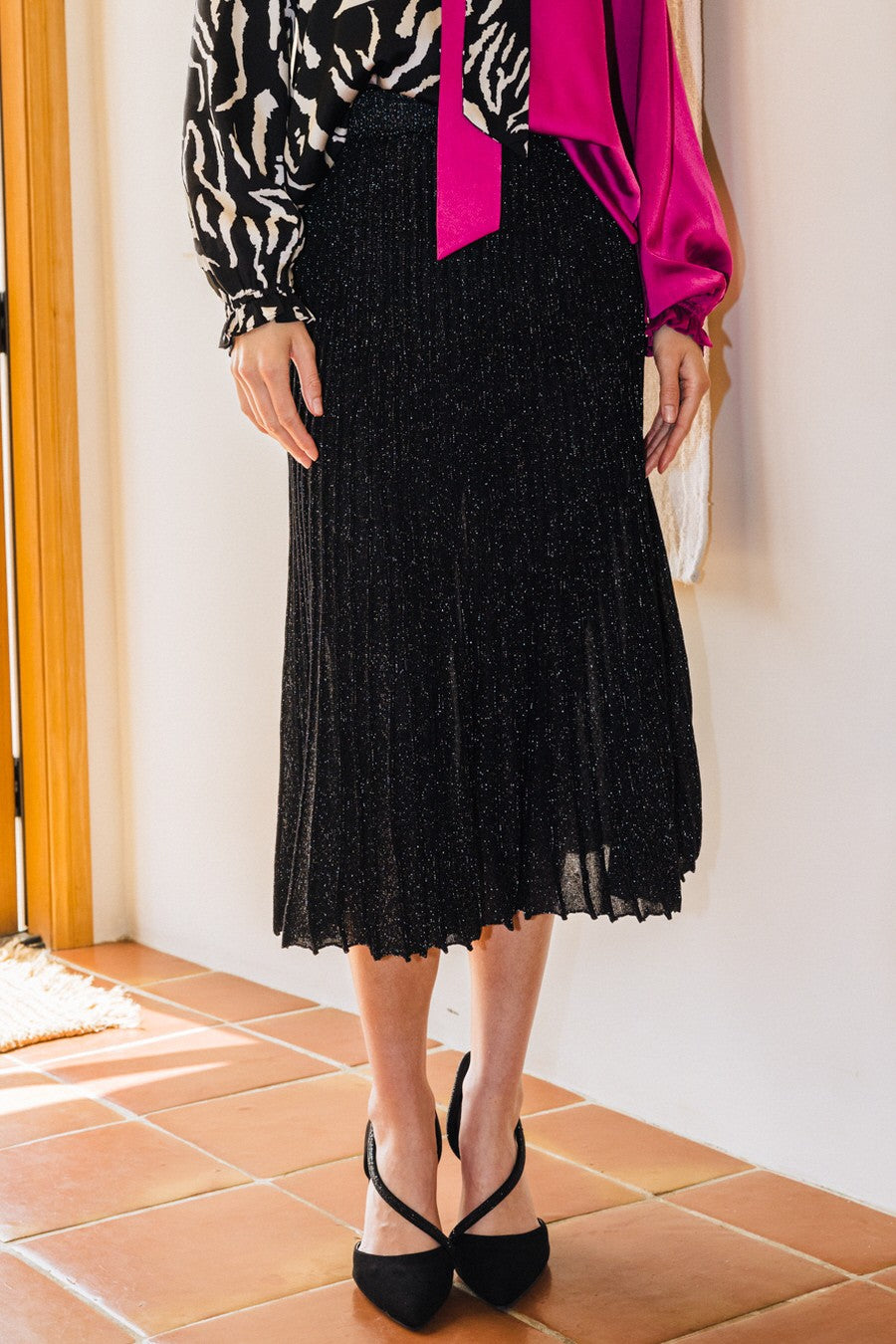 Pleated Shimmer Midi Skirt in Black and Brown