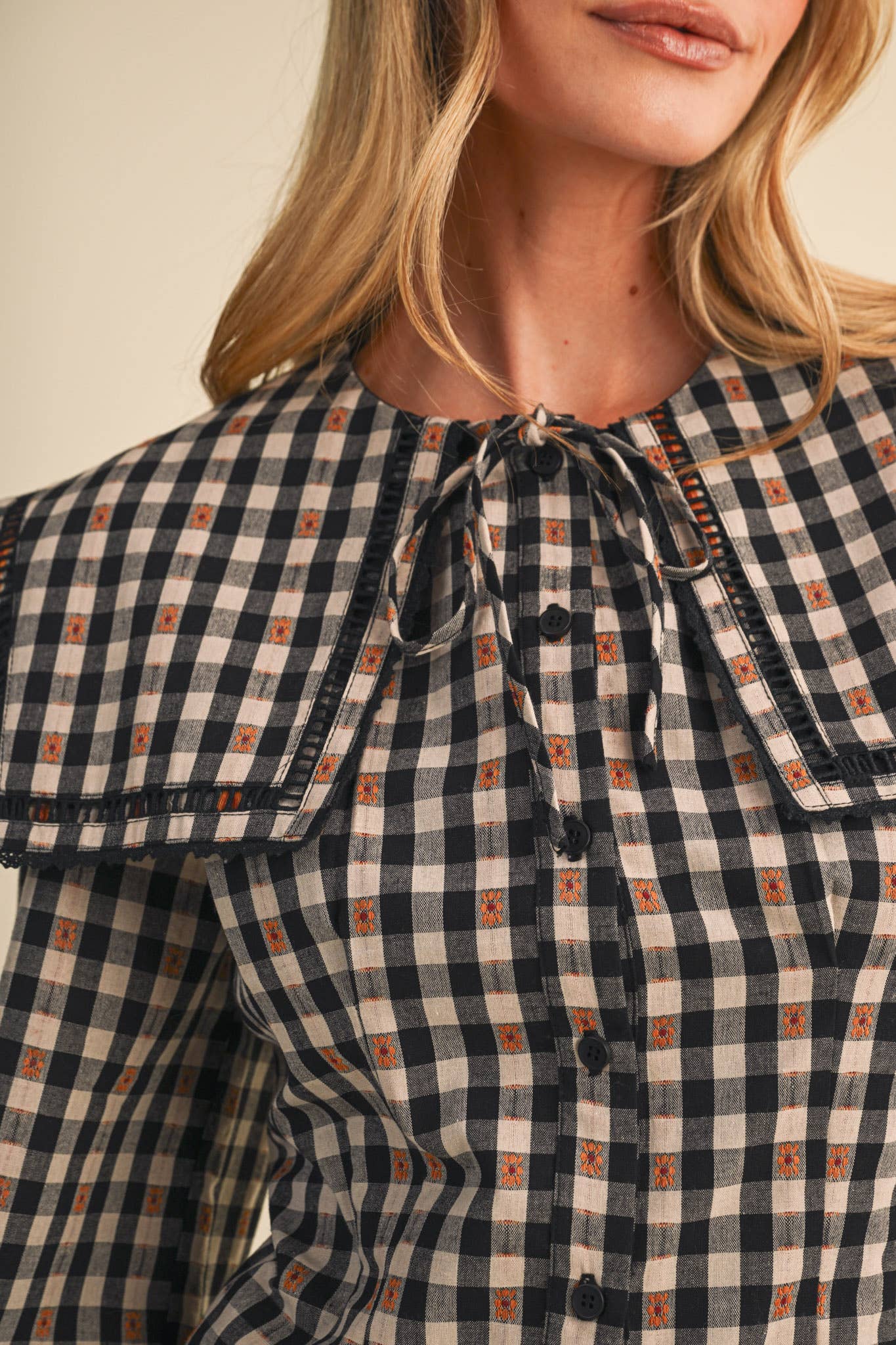 GINGHAM PILGRIM COLLAR BUTTON UP TOP MTP5151