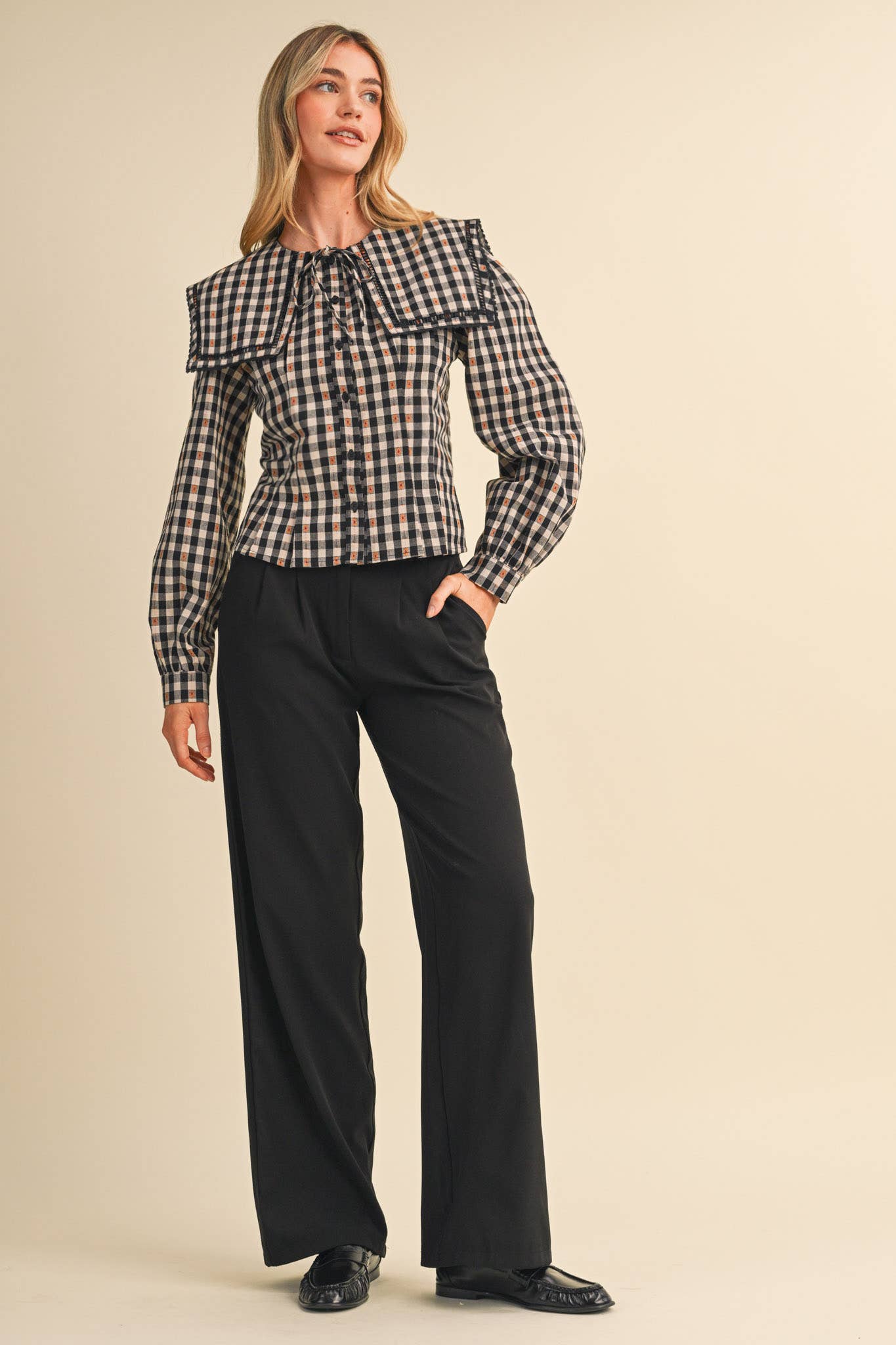 GINGHAM PILGRIM COLLAR BUTTON UP TOP MTP5151