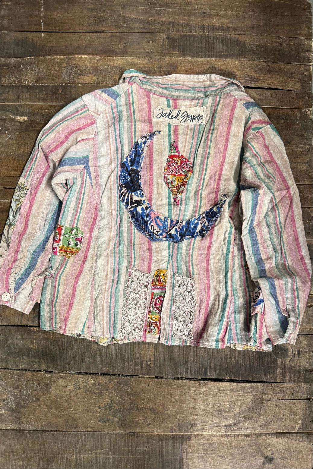 boho-chic topper