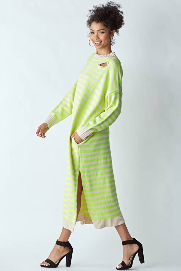OVERFITTING CHUNKY KNIT DRESS WITH POCKETS
