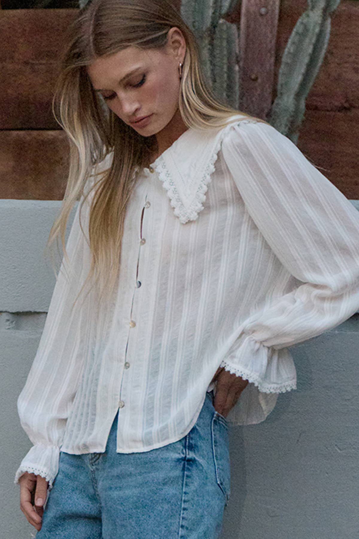 Scallop Lace Collar Button Blouse - RT1227