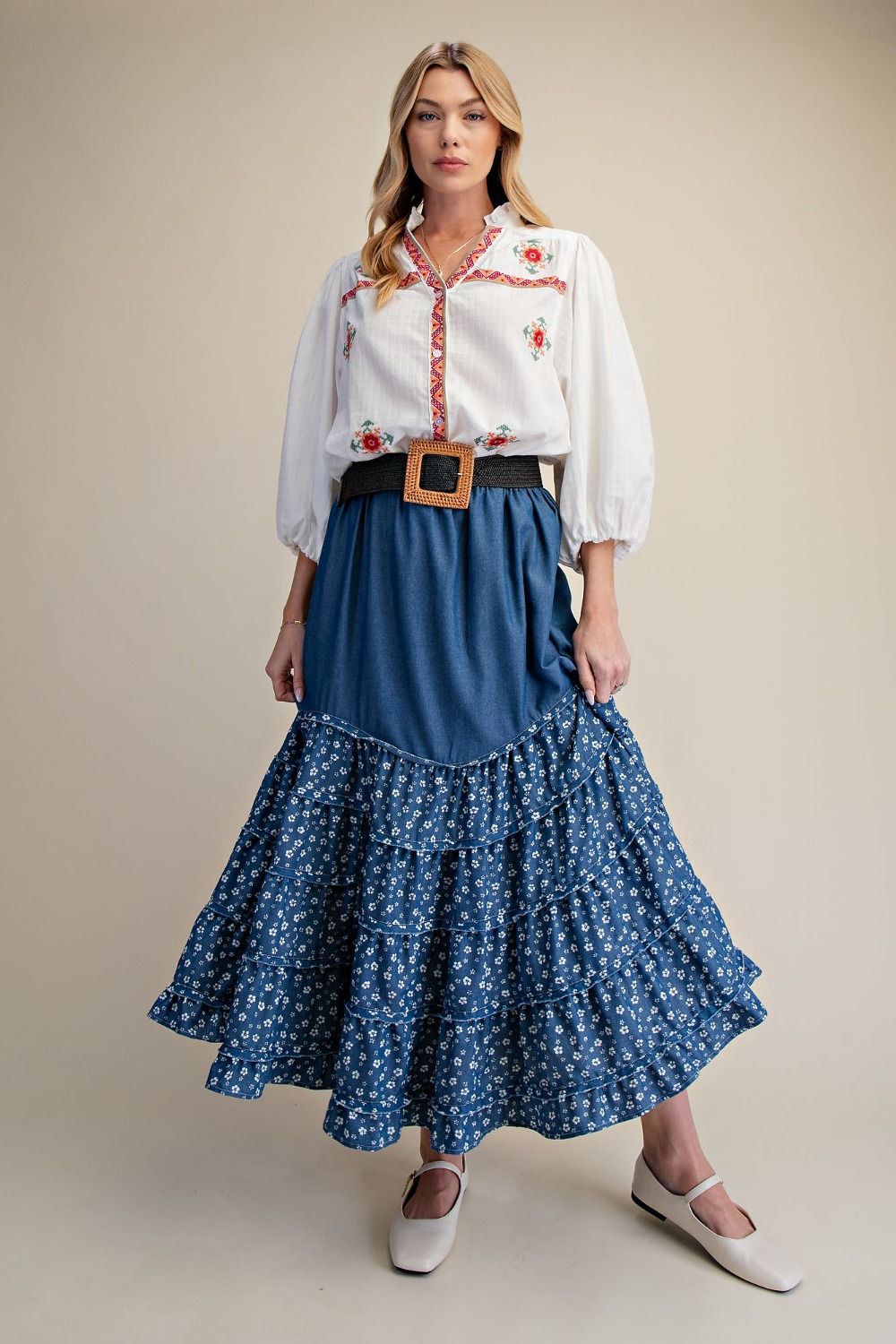 LITTLE WHITE FLOWER DENIM SKIRT