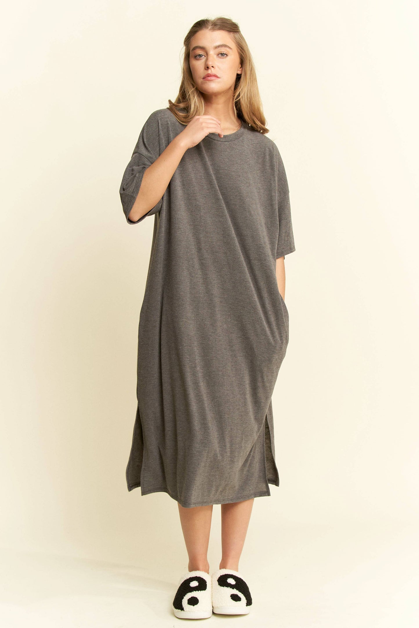 PLUS SIZE SOLID SIDE SLIT MIDI DRESS