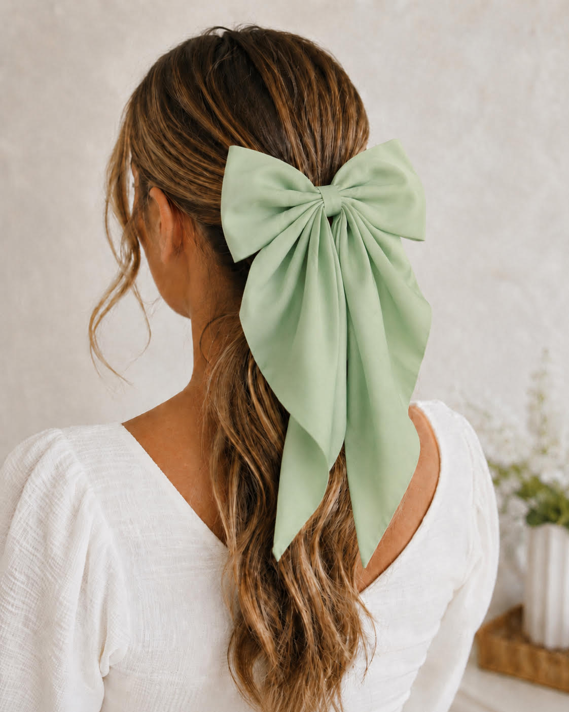 OVERSIZED BOW